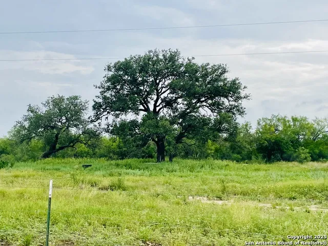 2049 County Road 451 Hondo, TX 78861